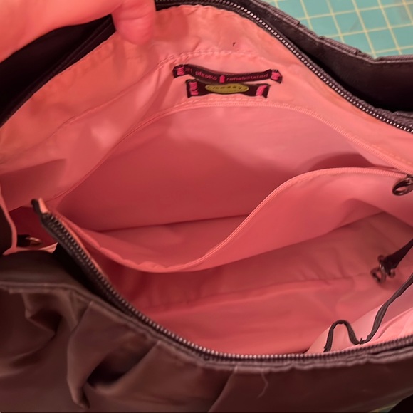 Sleek Mosey Black Crossbody and Shoulder Bag - Picture 13 of 15